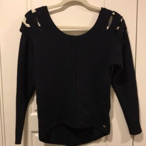 Guess scoop neck with peekaboo shoulder detail